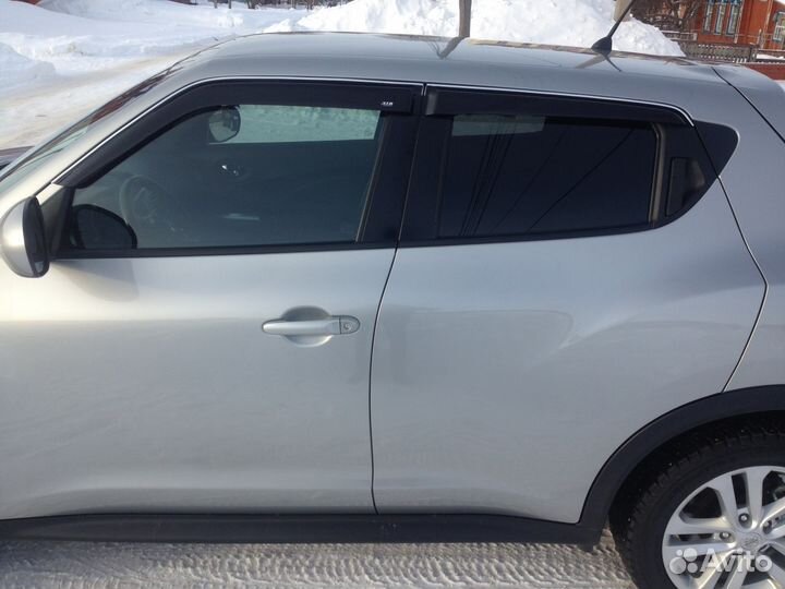 Дефлектор двери Nissan Juke с 2010