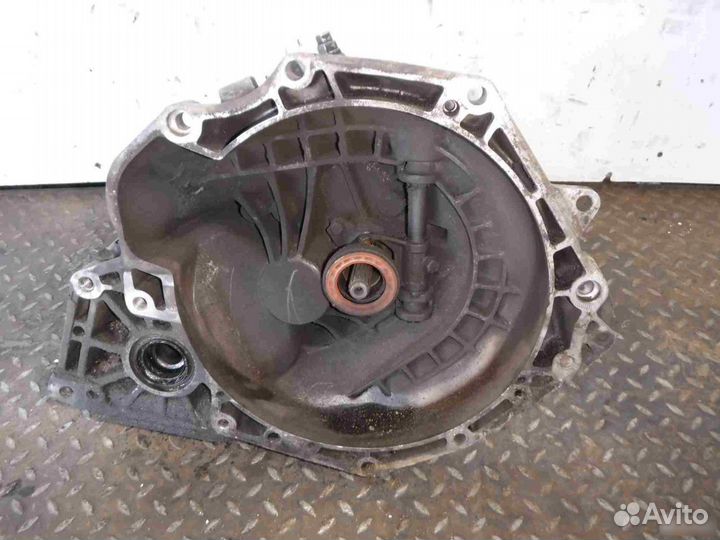 МКПП (механическая коробка переключения передач) O