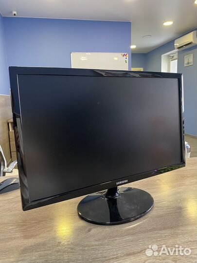 Монитор Samsung LS24D322HSO