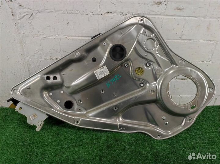 Стеклоподъемник задний левый Mercedes Benz E-clas