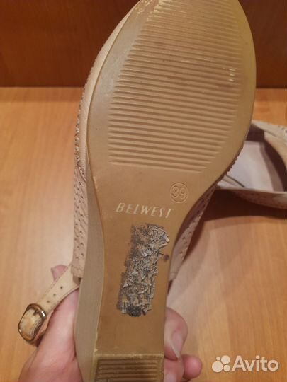 Босоножки женские