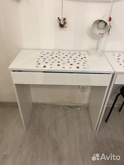 Компьютерный стол белый