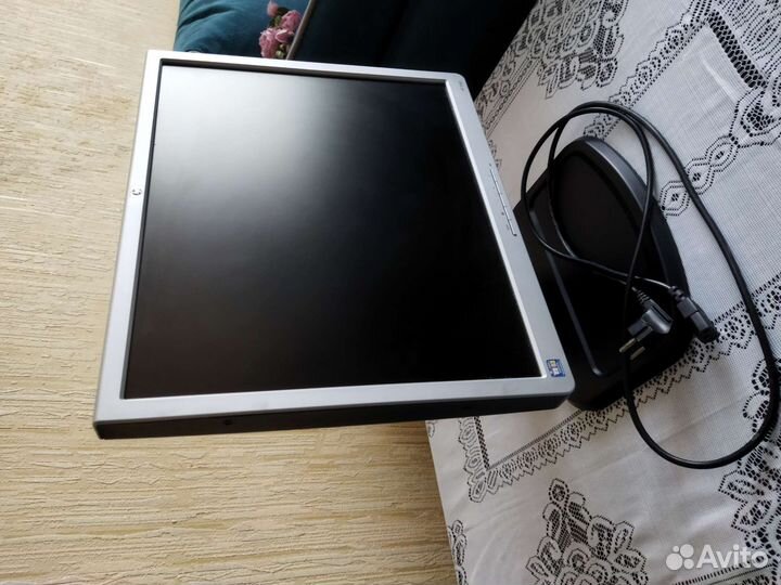 Монитор (HP 1940)