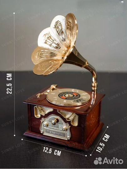 Музыкальная шкатулка кинопроэктор и граммофон