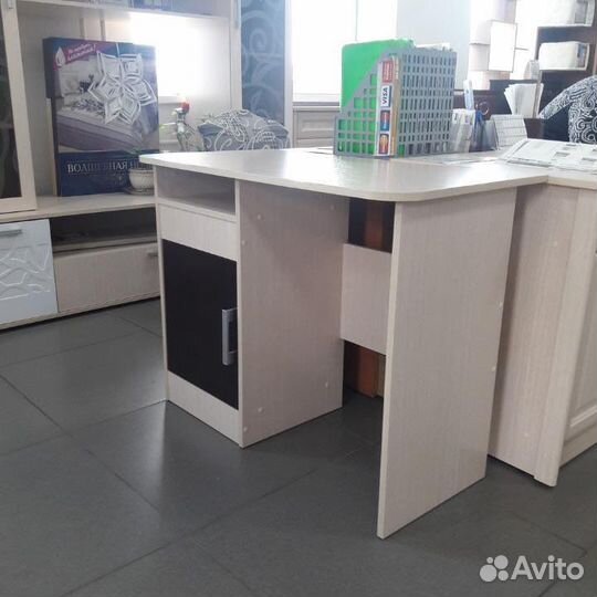 Стол компьютерный №4