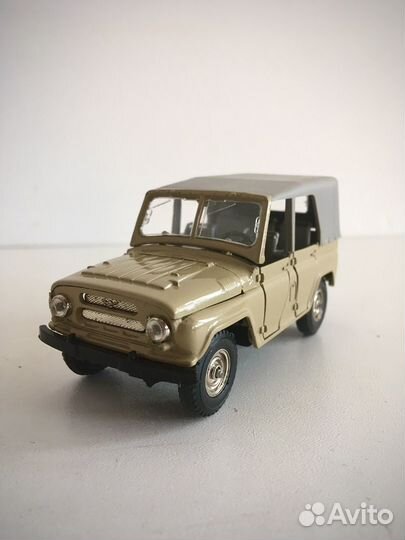 Модель автомобиля СССР UAZ 469 1:43