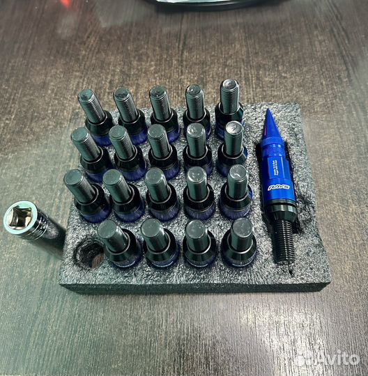 Болты колесные Rays M14x1.5