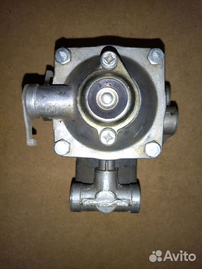 Продам для тормозной системы кран тормозной