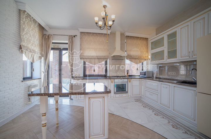 Коттедж 333,4 м² на участке 11,5 сот.