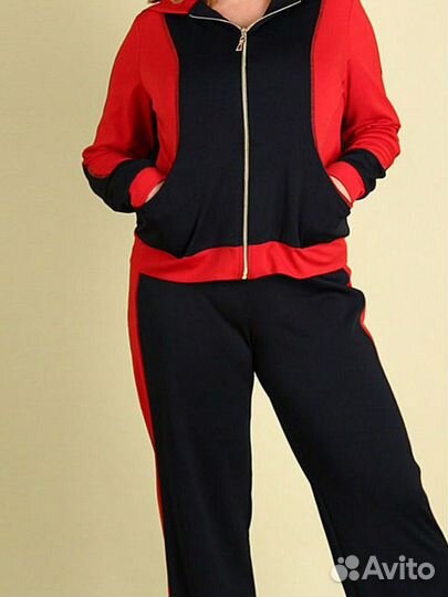 Спортивный костюм женский
