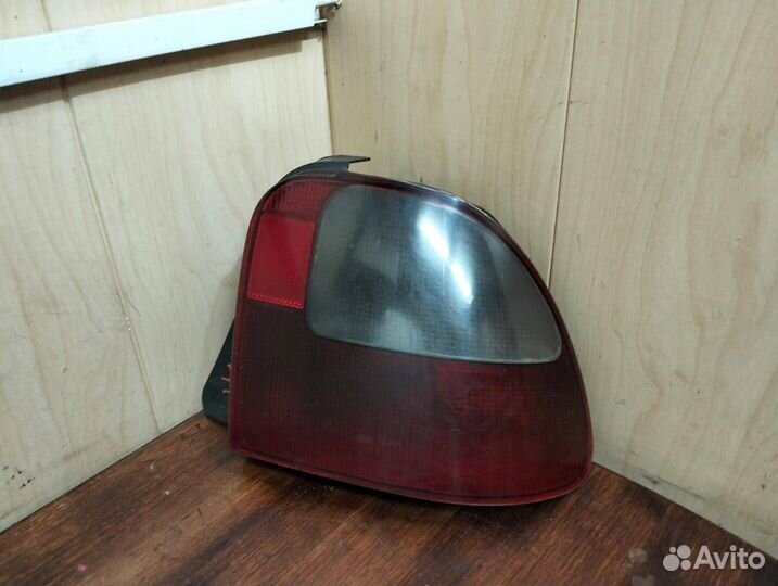 Задний правый фонарь Rover400