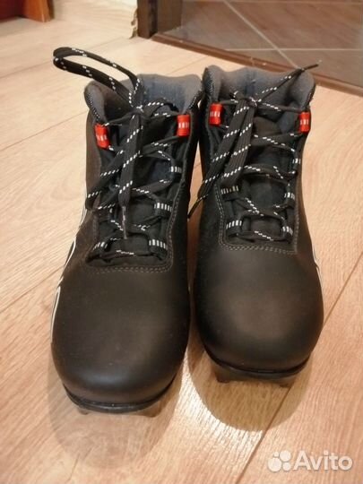 Лыжные ботинки spine