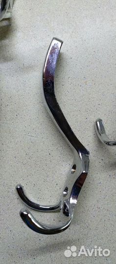 Крючки для вешалки