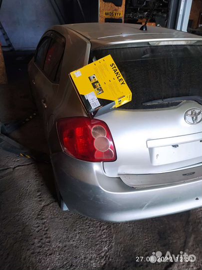 Toyota auris разбор