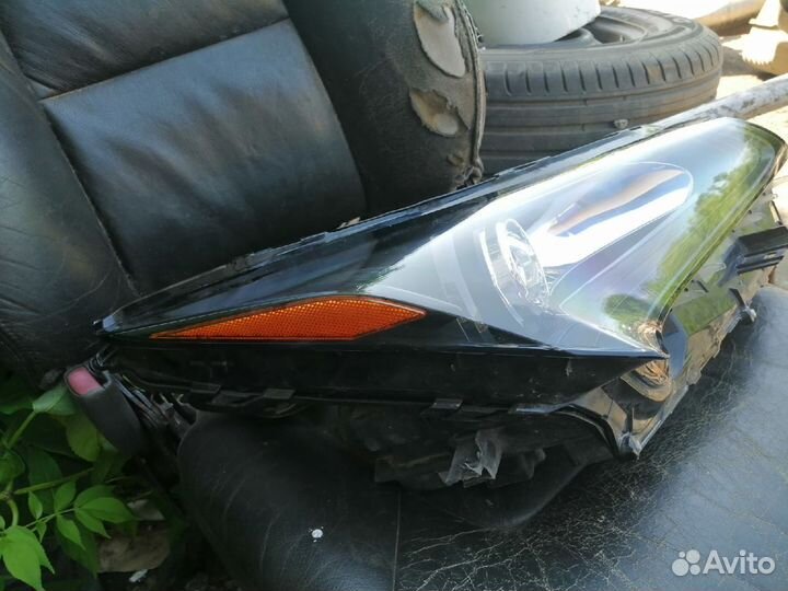 Фара правая Lexus NX