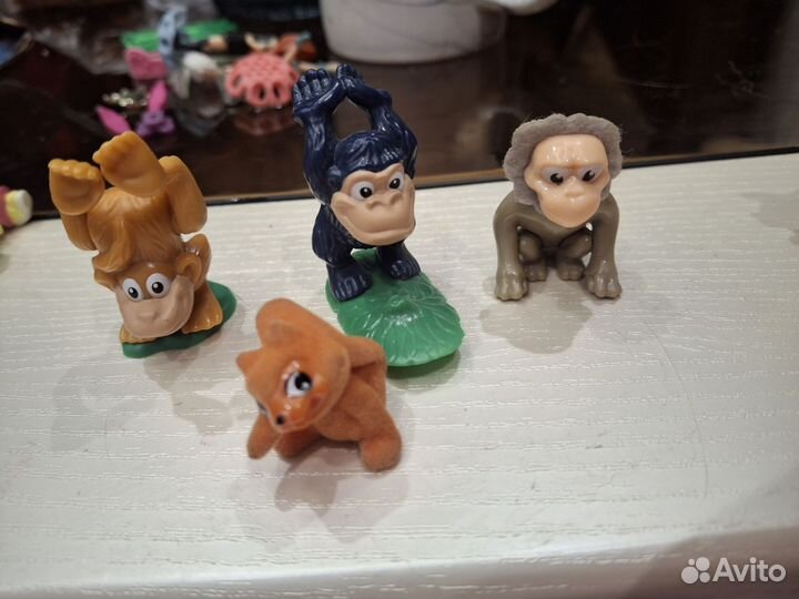 Киндер-сюрприз игрушки