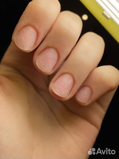 Модель на маникюр с покрытием гель лак