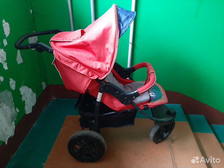 Прогулочная коляска