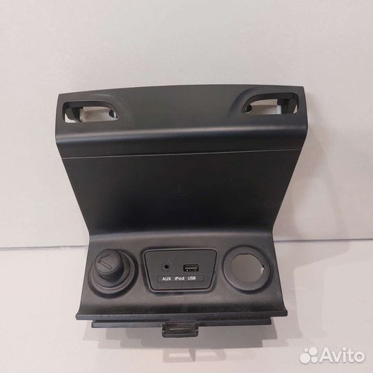 Hyundai ix35 накладка консоли AUX USB