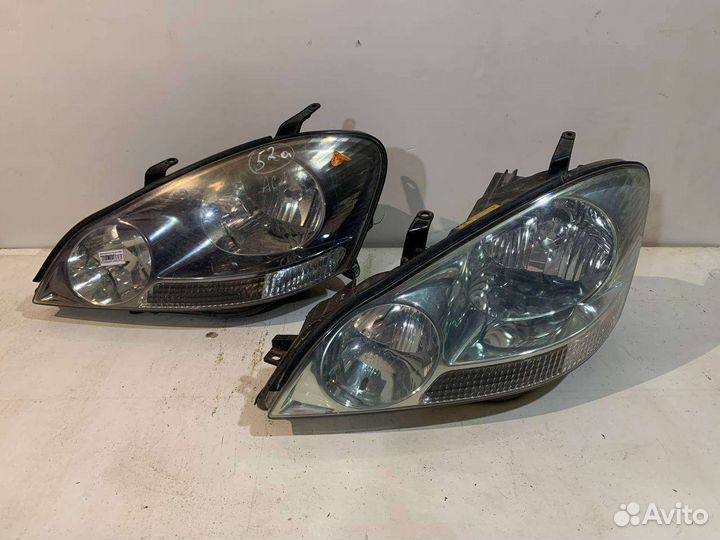 Фара левая Toyota Ipsum ACM21