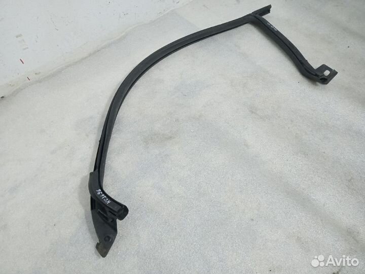 Уплотнитель стекла volkswagen passat CC Передний правый, верхний