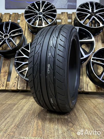 Yokohama Advan Fleva V701 245/40 R17 95W