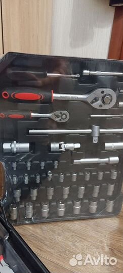 Чемодан на колесах