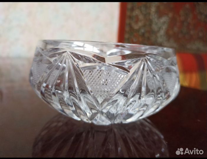 Хрустальная ваза