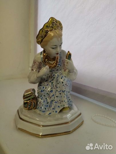 Фарфоровая статуэтка лзфи малахитовая шкатулка