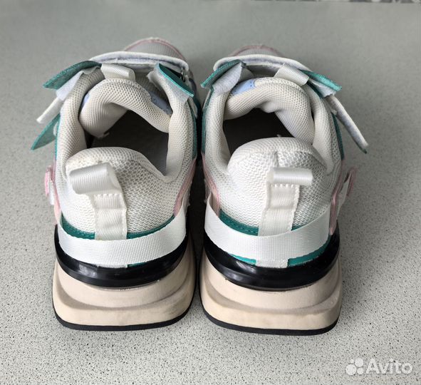 Кроссовки для девочки