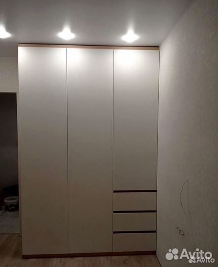 Шкафы распашные на заказ в спальню