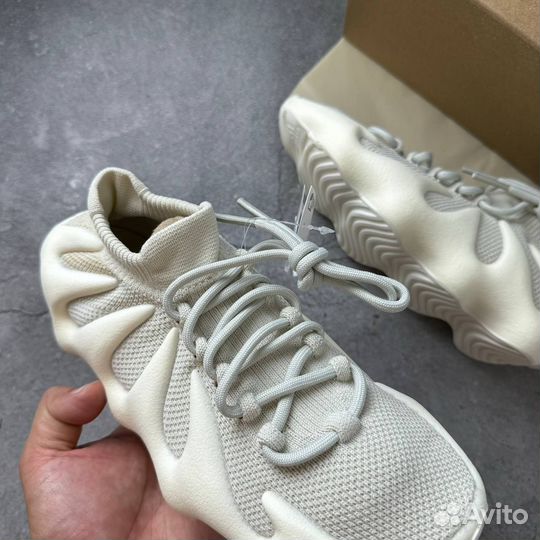 Кроссовки женские Adidas Eeezy 450