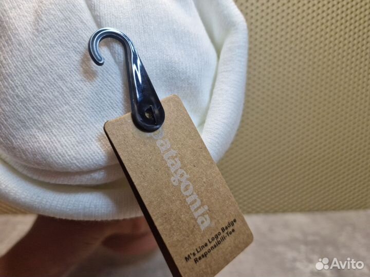 Зимняя шапка Patagonia белого цвета унисекс новая