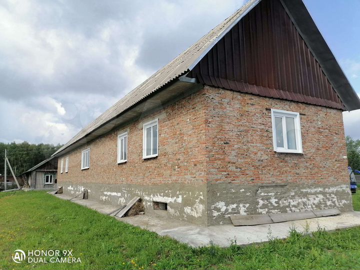 Коттедж 1000 м² на участке 100 сот.