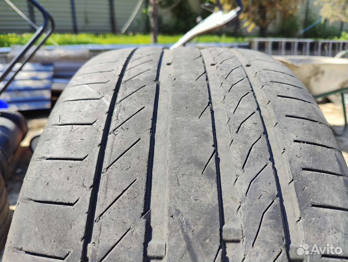 Continental ContiPremiumContact 5 265/40 R21 и 295/35 R21