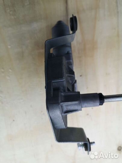 Мотор дворника двери багажника Nissan Leaf