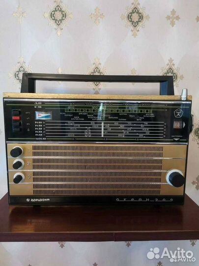 Ретро-приемник ''Океан - 209 '' с фм и 3 Мгц. СССР