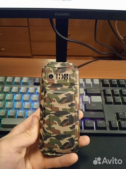 Телефон BQ-2430 Tank Power