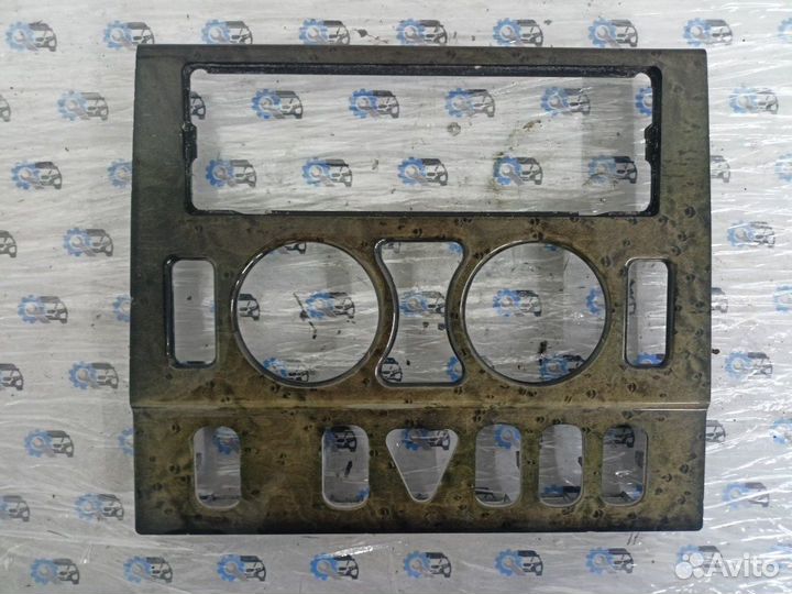 Декоративная накладка торпеды Mercedes E320 W210