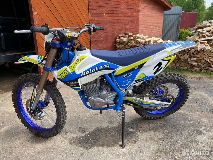 Кроссовый мотоцикл MotoLand
