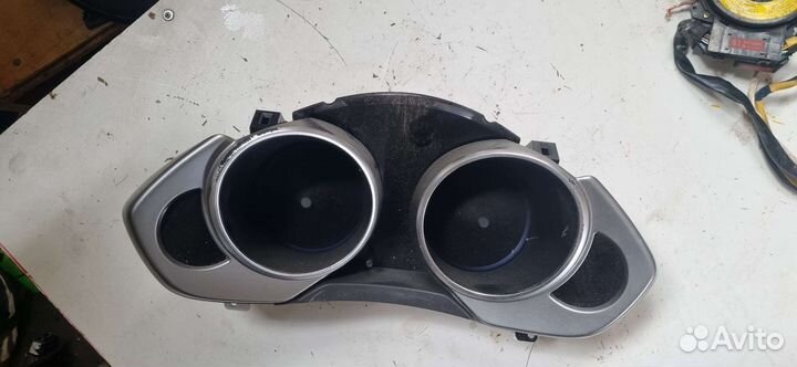 Панель приборов спидометр Subaru Tribeca B9 2005