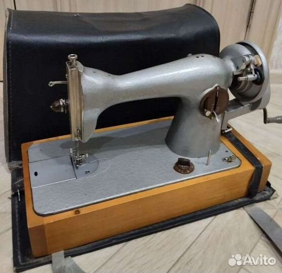 Ручная швейная машина бу