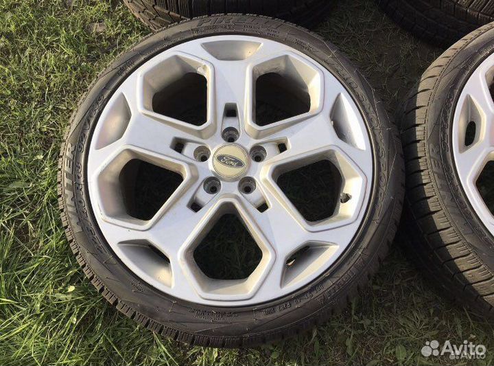 225/40R18 Pirelli /Ford (5x108/цо63.3)