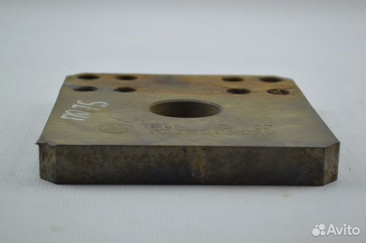 Кронштейн подъемной подушки прицепного моста, нижн