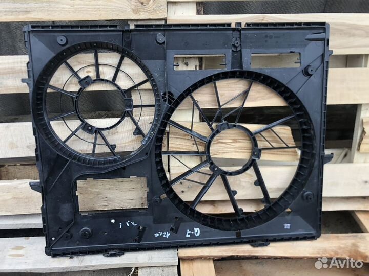 Диффузор вентилятора Audi q7