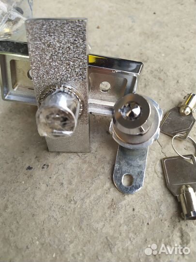 Кофейный автомат. Замок дверной в комплекте