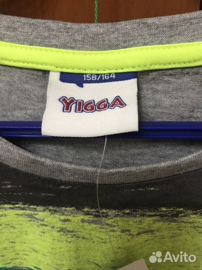 Футболка с длинными рукавами