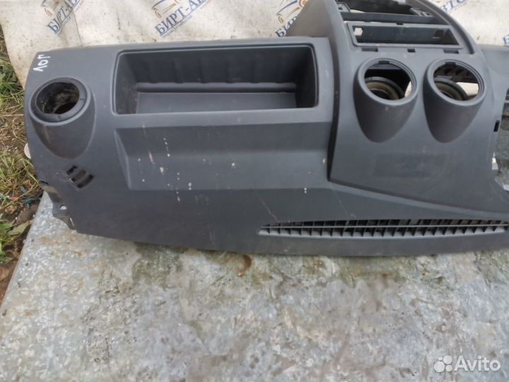 Торпедо Renault Logan I (2004—2009)