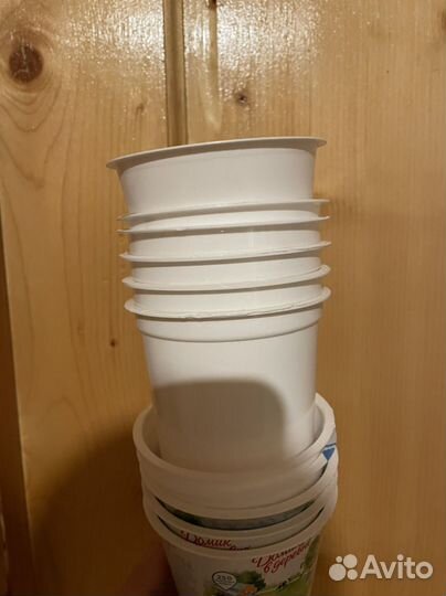 Стаканы пластиковые, тара из под сметаны