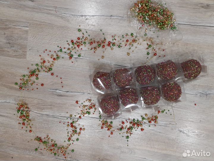 Пакет ярких новогодних игрушек